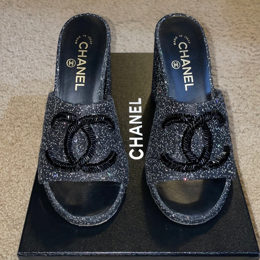 🖤✨ Black CHANEL Sequin mule Sandals size 37